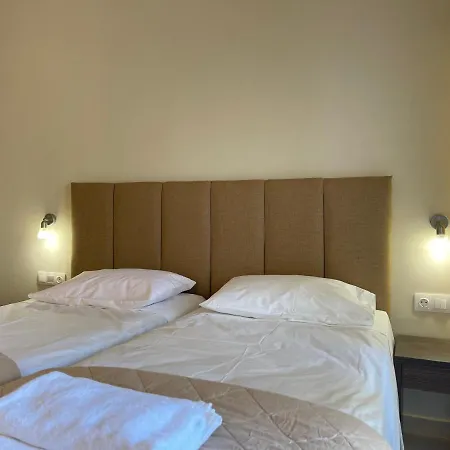 Oasis Club アパート *