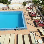 Oasis Club *