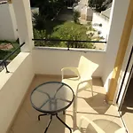 Oasis Club *