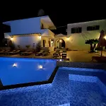 Oasis Club