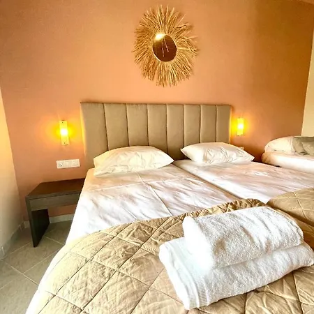 Oasis Club Apartment