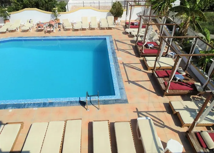 Oasis Club *