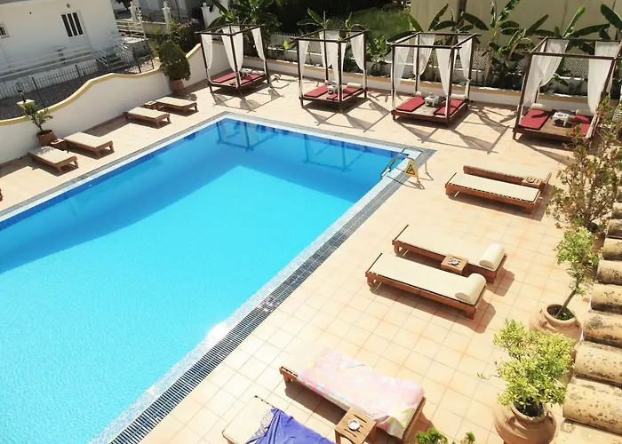 Oasis Club Apartament Kávos