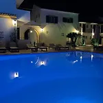 Oasis Club *