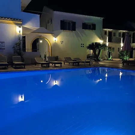 Oasis Club *